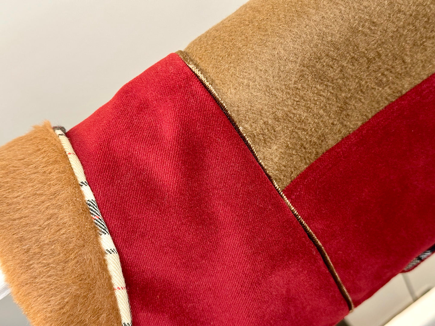Manteau Artisanal pour Chien en Laine & Cachemire – Bordeaux Profond et Camel (Pièce Unique)- Taille XXL